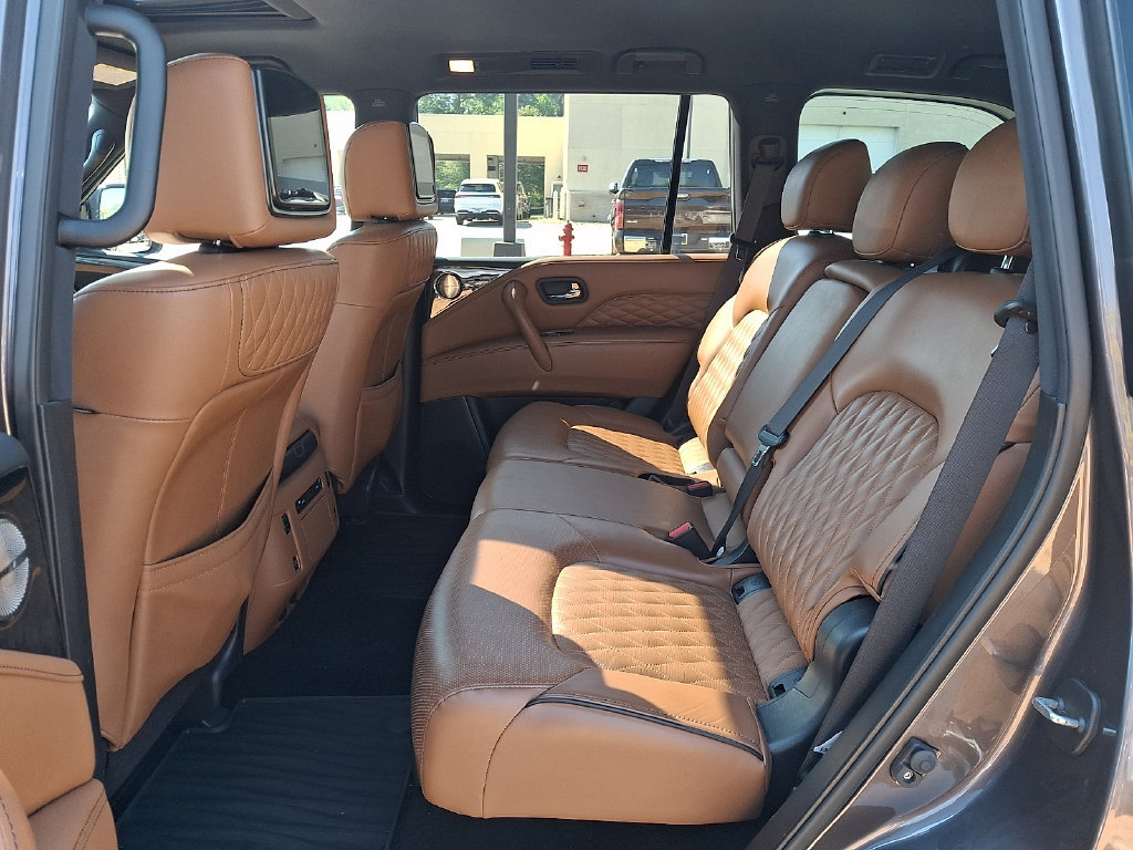 Used 2023 INFINITI QX80 Sensory w/ Cargo Package AWD/4WD image 10