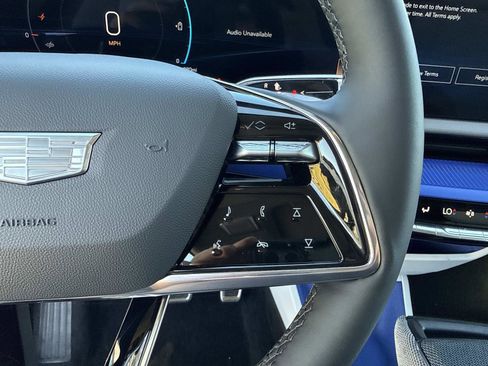 New 2026 Cadillac Optiq Luxury 1 image 32