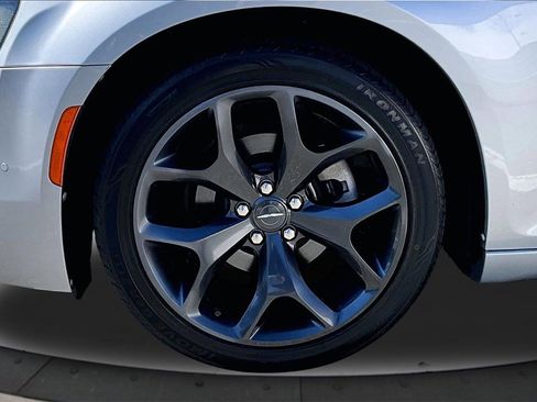 Certified 2021 Chrysler 300 S image 32