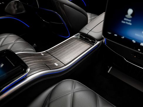 Used 2024 Mercedes-Benz Maybach EQS 680 4MATIC image 72