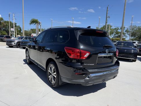 Used 2020 Nissan Pathfinder S AWD/4WD image 5