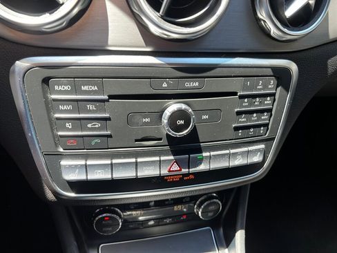 Used 2018 Mercedes-Benz GLA 250 4MATIC w/ Premium Package image 35