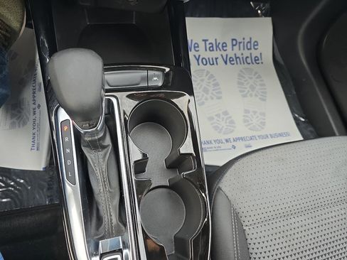 Used 2024 Chevrolet Trax LT image 30