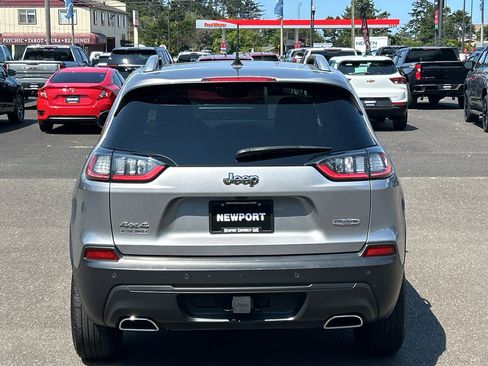 Used 2021 Jeep Cherokee Latitude Lux w/ Comfort/Convenience Group AWD/4WD image 6