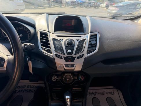 Used 2013 Ford Fiesta SE FWD image 12