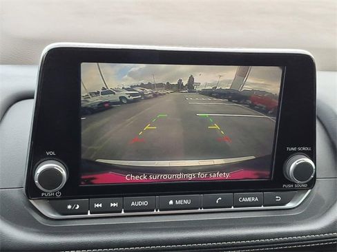 Used 2023 Nissan Rogue SV image 33