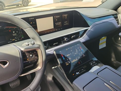 Certified 2026 INFINITI QX80 4WD w/ Sport Exterior Package image 19