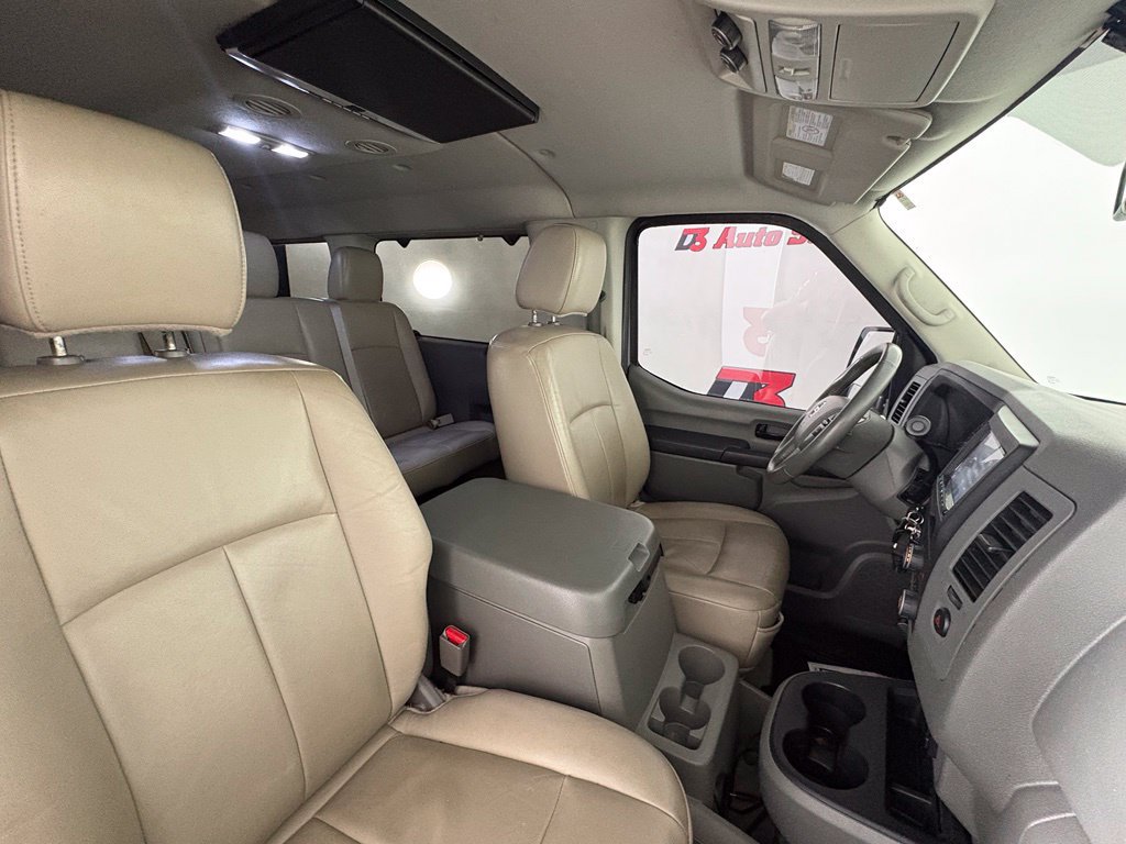 Used 2018 Nissan NV 3500 SL RWD image 36