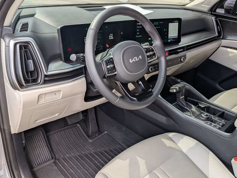Used 2025 Kia Sorento S w/ Panoramic Sunroof Package FWD image 32