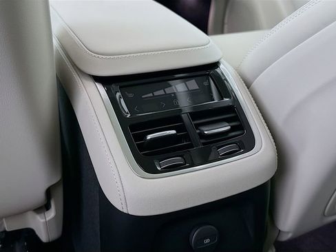 New 2026 Volvo XC90 T8 Ultra w/ Protection Package AWD/4WD image 27