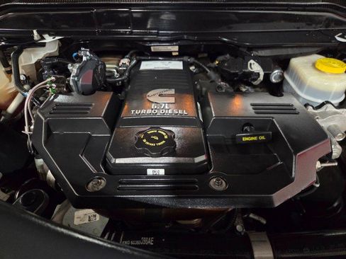 Used 2020 RAM 2500 Limited image 97