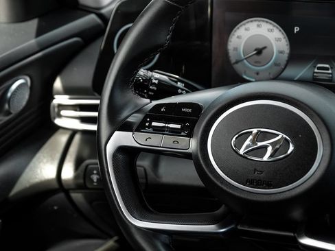Used 2023 Hyundai Elantra Limited FWD image 16