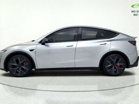 Used 2026 Tesla Model Y Performance AWD/4WD image 5