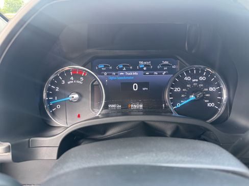 Used 2021 Ford F250 Lariat w/ Lariat Ultimate Package AWD/4WD image 14