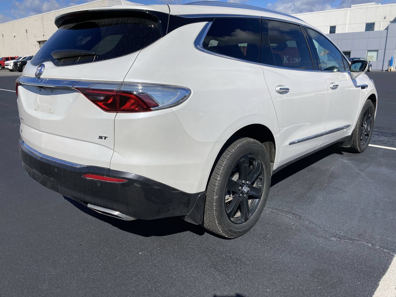 Used 2023 Buick Enclave Essence w/ Sport Touring Edition AWD/4WD image 7