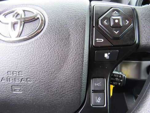 Used 2022 Toyota Tacoma SR image 20