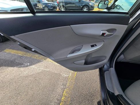 Used 2013 Toyota Corolla LE Special Edition image 21