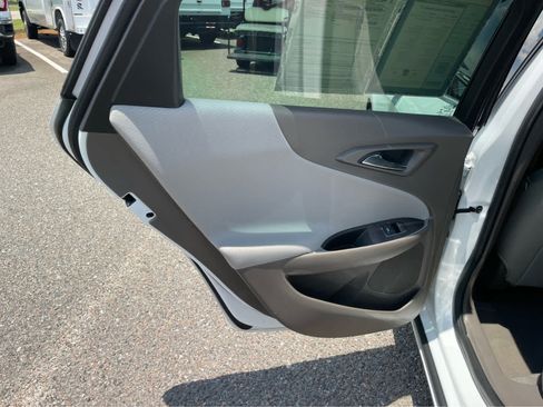 Used 2022 Chevrolet Malibu LT FWD image 19