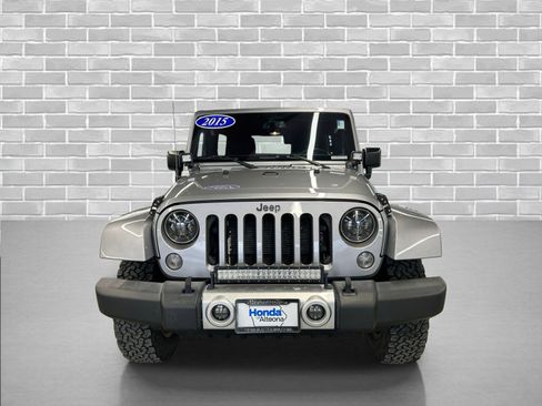 Used 2015 Jeep Wrangler Unlimited Sahara w/ Connectivity Group image 8