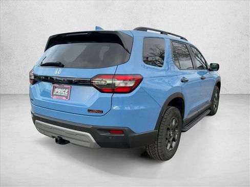 Used 2025 Honda Pilot TrailSport image 5