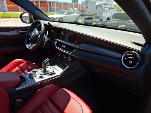 Used 2024 Alfa Romeo Stelvio Veloce AWD/4WD image 11