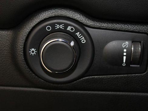 Used 2024 Dodge Durango GT image 35