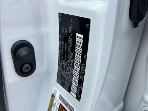 Used 2026 Toyota Highlander Limited image 10