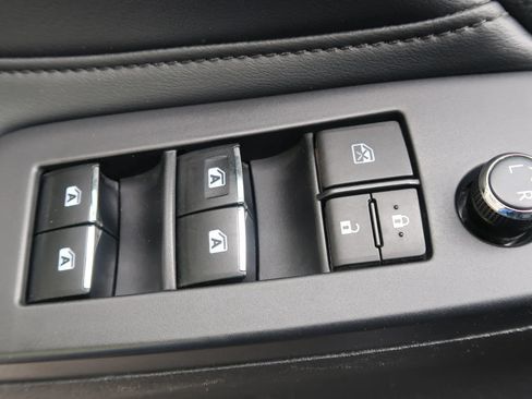 Used 2019 Toyota Avalon XLE w/ Moonroof Package FWD image 28