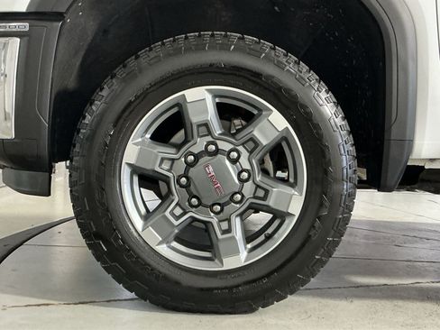Used 2025 GMC Sierra 2500 SLT w/ SLT Premium Package AWD/4WD image 13