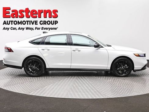Used 2025 Honda Accord SE image 4