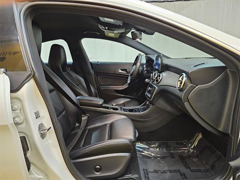 Used 2018 Mercedes-Benz CLA 250 image 10