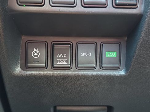 Used 2019 Nissan Rogue SL AWD/4WD image 28