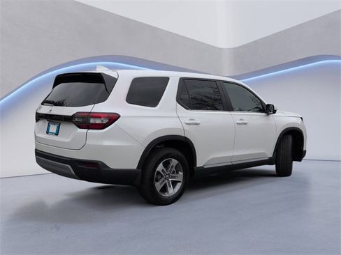 New 2025 Honda Pilot EX-L image 4