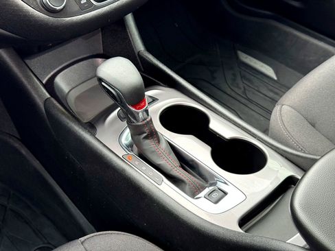 Used 2024 Chevrolet Malibu RS FWD image 24