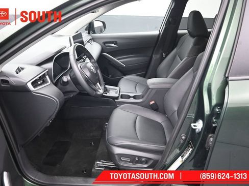 Used 2026 Toyota Corolla Cross XLE AWD/4WD image 9