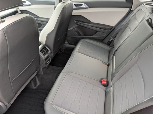 New 2026 Volkswagen Taos SE AWD/4WD image 8