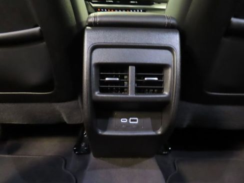 Certified 2025 Cadillac XT4 Premium Luxury image 28