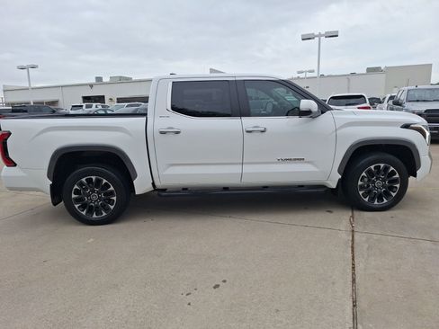 Used 2024 Toyota Tundra Limited AWD/4WD image 7