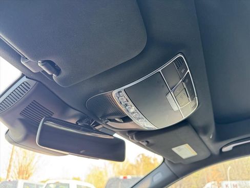 Used 2018 Mercedes-Benz S 560 Sedan image 25