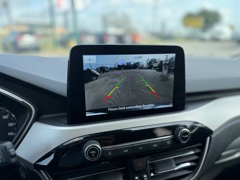 Used 2021 Ford Escape SE image 19