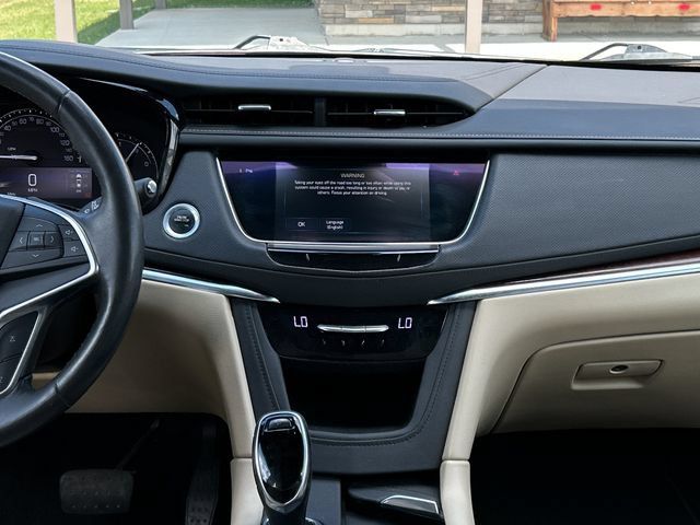 Used 2017 Cadillac XT5 Luxury w/ Driver Awareness Package FWD image 22