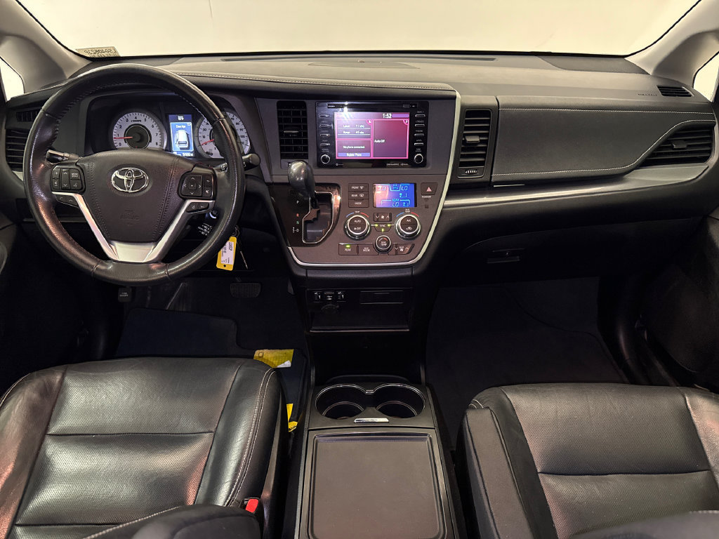 Used 2020 Toyota Sienna SE FWD image 13