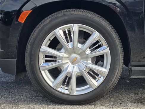 Used 2024 Chevrolet Tahoe High Country AWD/4WD image 11