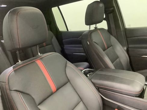 Used 2024 Chevrolet Traverse RS w/ LPO, Floor Liner Package AWD/4WD image 31