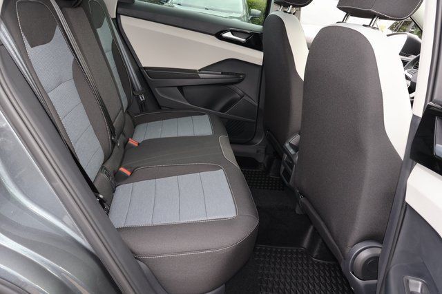 Certified 2025 Volkswagen Taos S FWD image 15