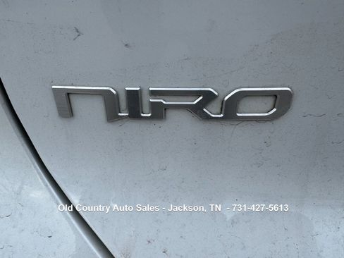 Used 2023 Kia Niro EX Touring image 10