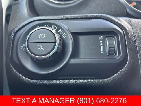 Used 2023 Jeep Gladiator Overland AWD/4WD image 27