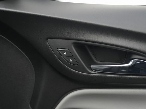 Used 2019 Chevrolet Equinox LT image 33