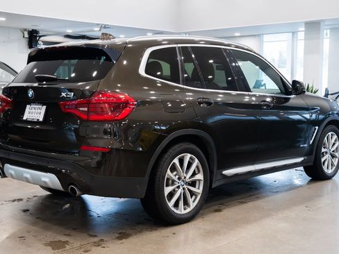Used 2018 BMW X3 xDrive30i w/ Premium Package image 4
