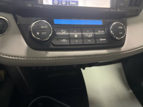 Used 2018 Toyota RAV4 Limited w/ Protection Package AWD/4WD image 22